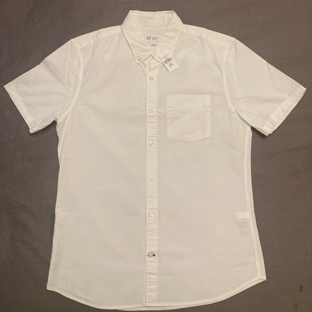 *NWT* Gap - Short Sleeve, Slim Fit Button Down